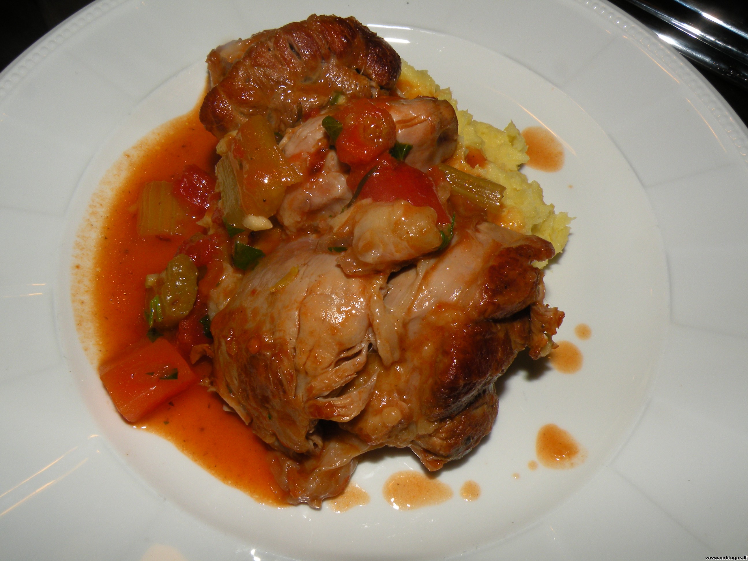 Osso buco. Troškinta jautienos kulninė