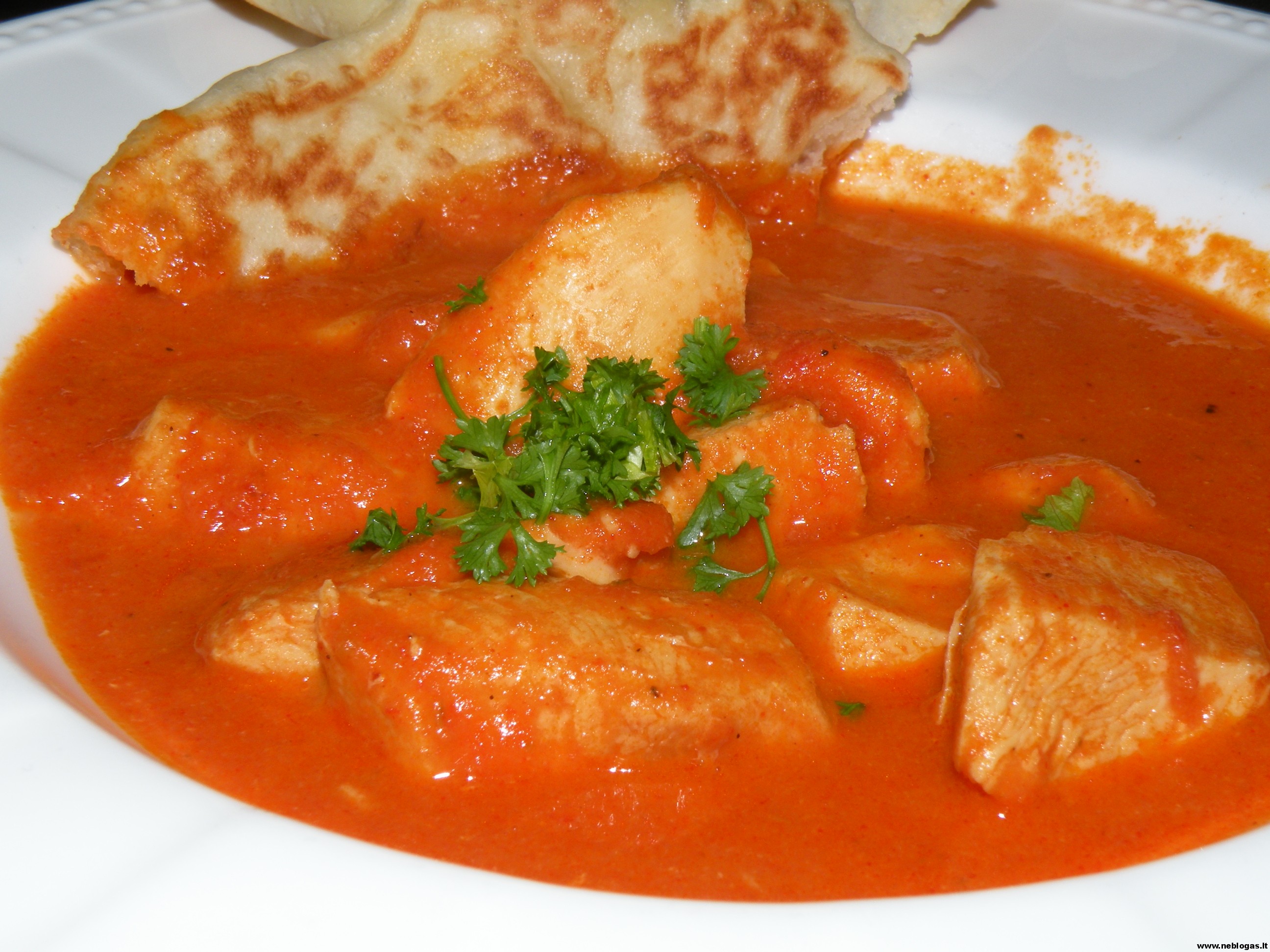 “Butter chicken” vištiena su naanais